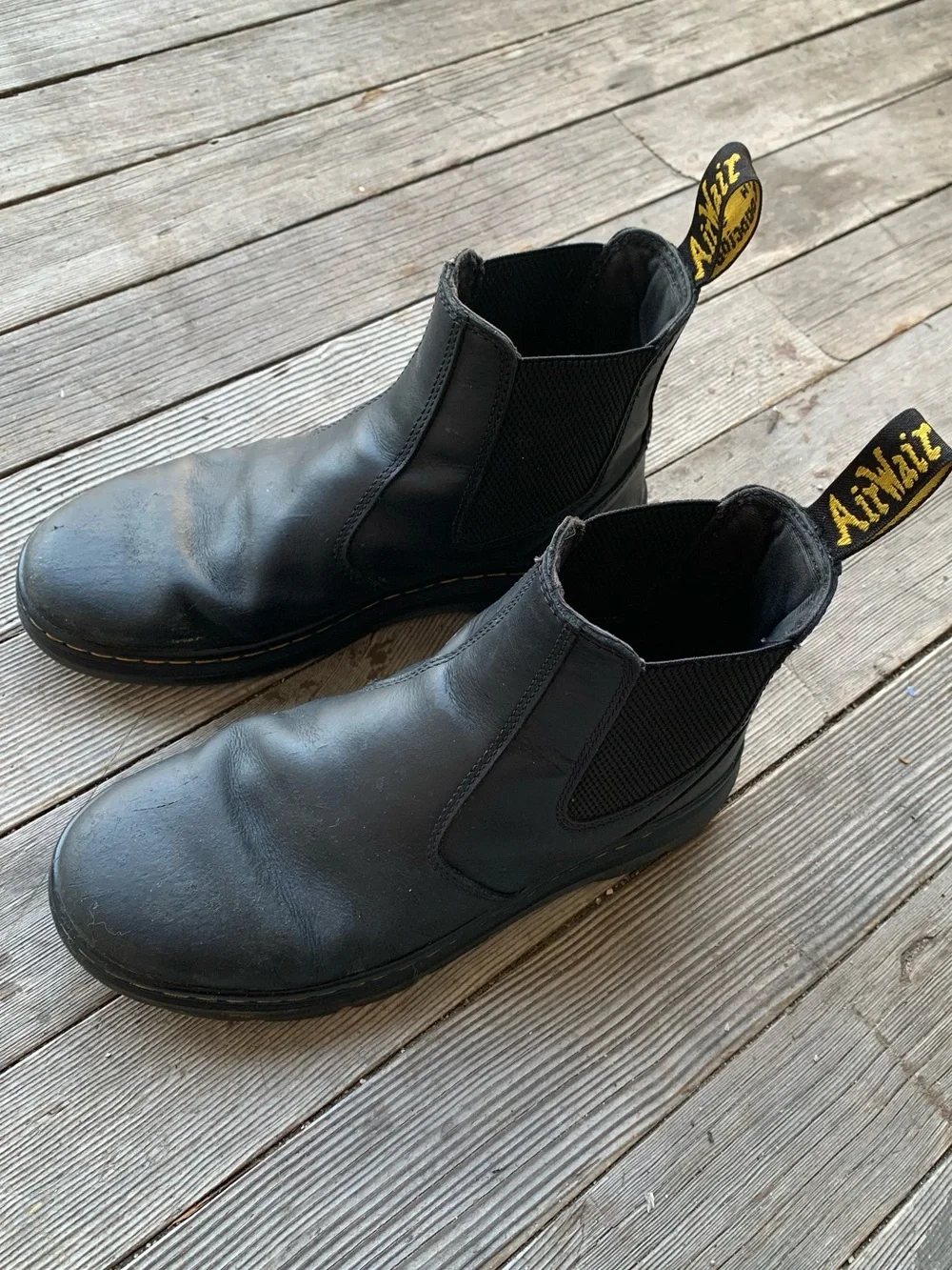 Dr Martens Unisex Embury Leather Chelsea Boot, US Size 8 Men, 9 Women lite wear